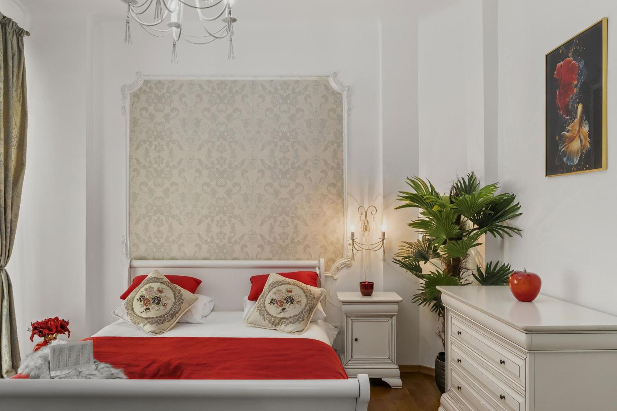 Sweet Luxury Three Rooms Apartment City Center Universitate Bükreş Dış mekan fotoğraf