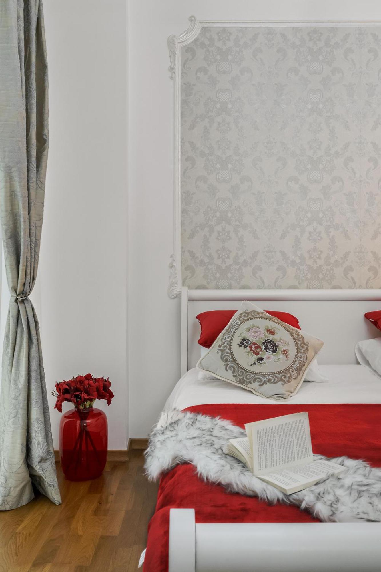 Sweet Luxury Three Rooms Apartment City Center Universitate Bükreş Dış mekan fotoğraf