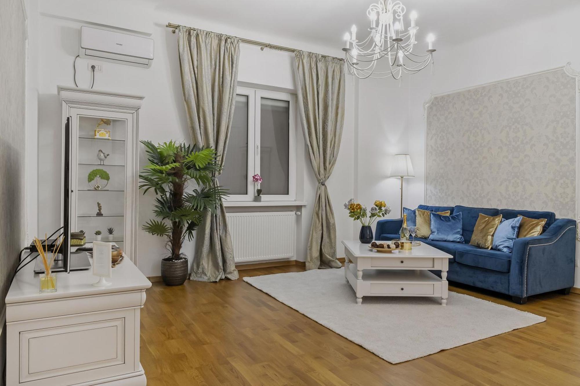 Sweet Luxury Three Rooms Apartment City Center Universitate Bükreş Dış mekan fotoğraf