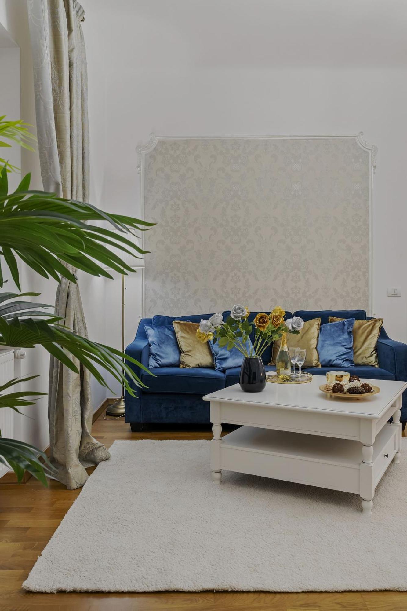 Sweet Luxury Three Rooms Apartment City Center Universitate Bükreş Dış mekan fotoğraf
