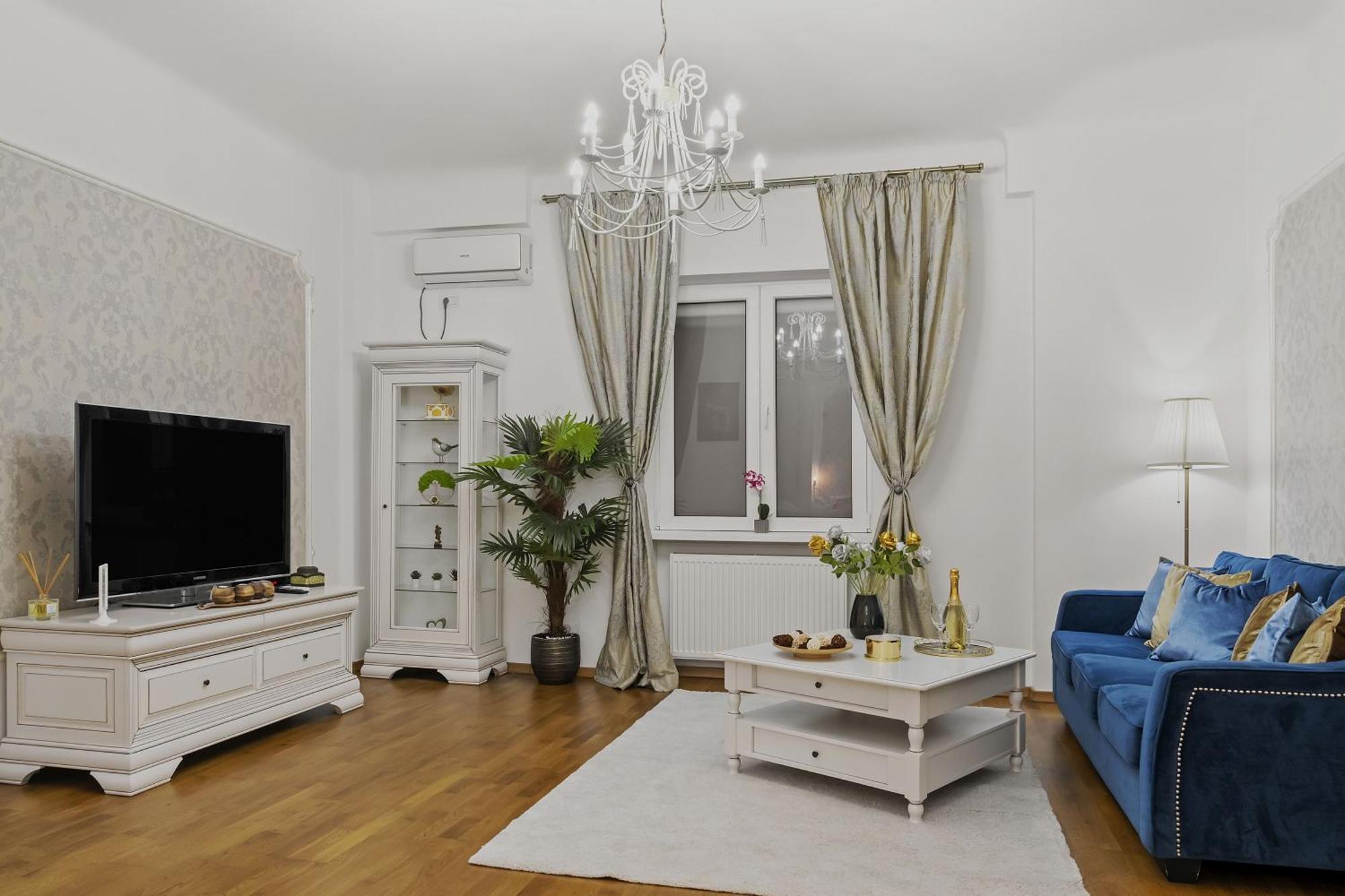 Sweet Luxury Three Rooms Apartment City Center Universitate Bükreş Dış mekan fotoğraf