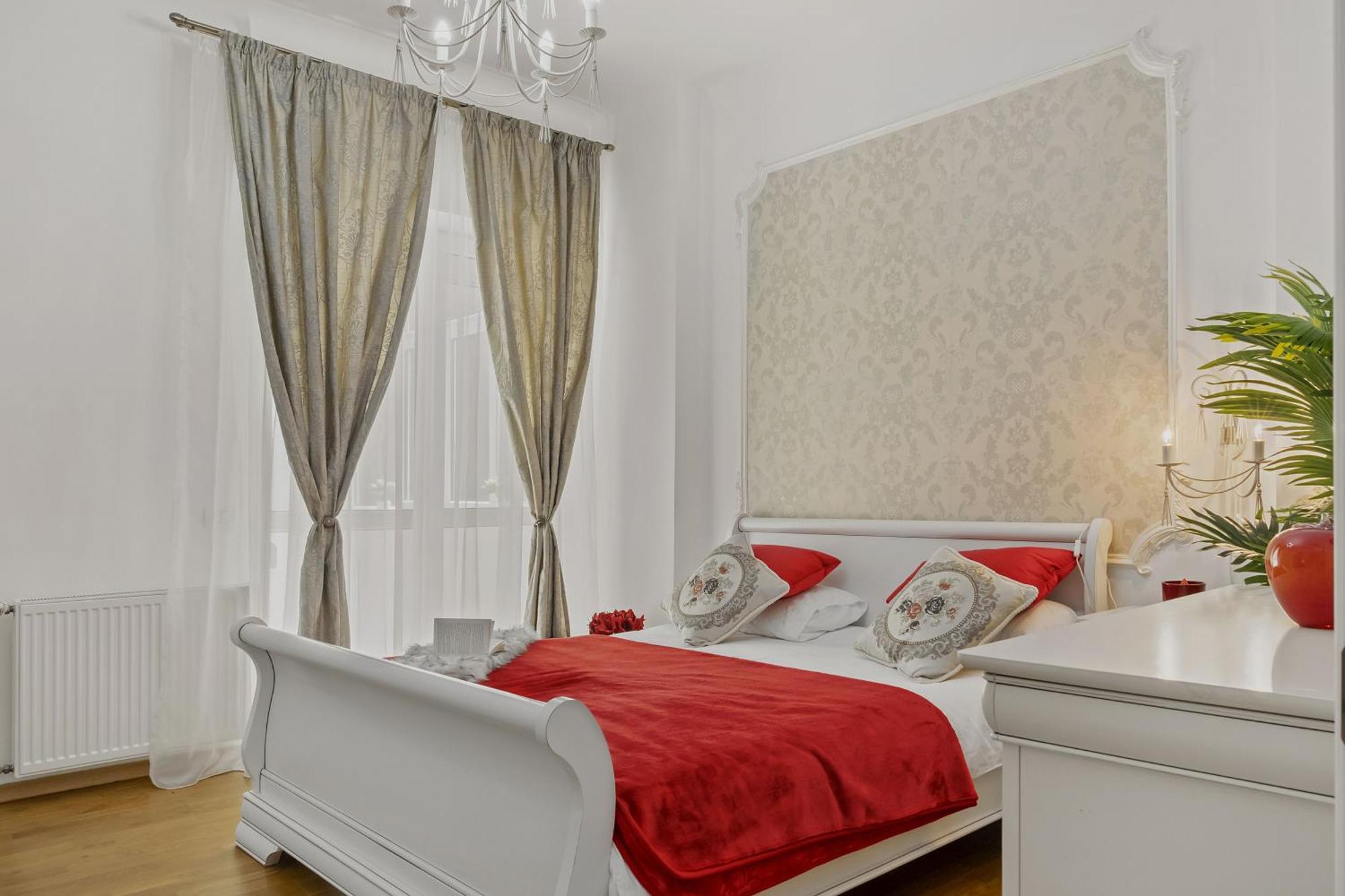 Sweet Luxury Three Rooms Apartment City Center Universitate Bükreş Dış mekan fotoğraf