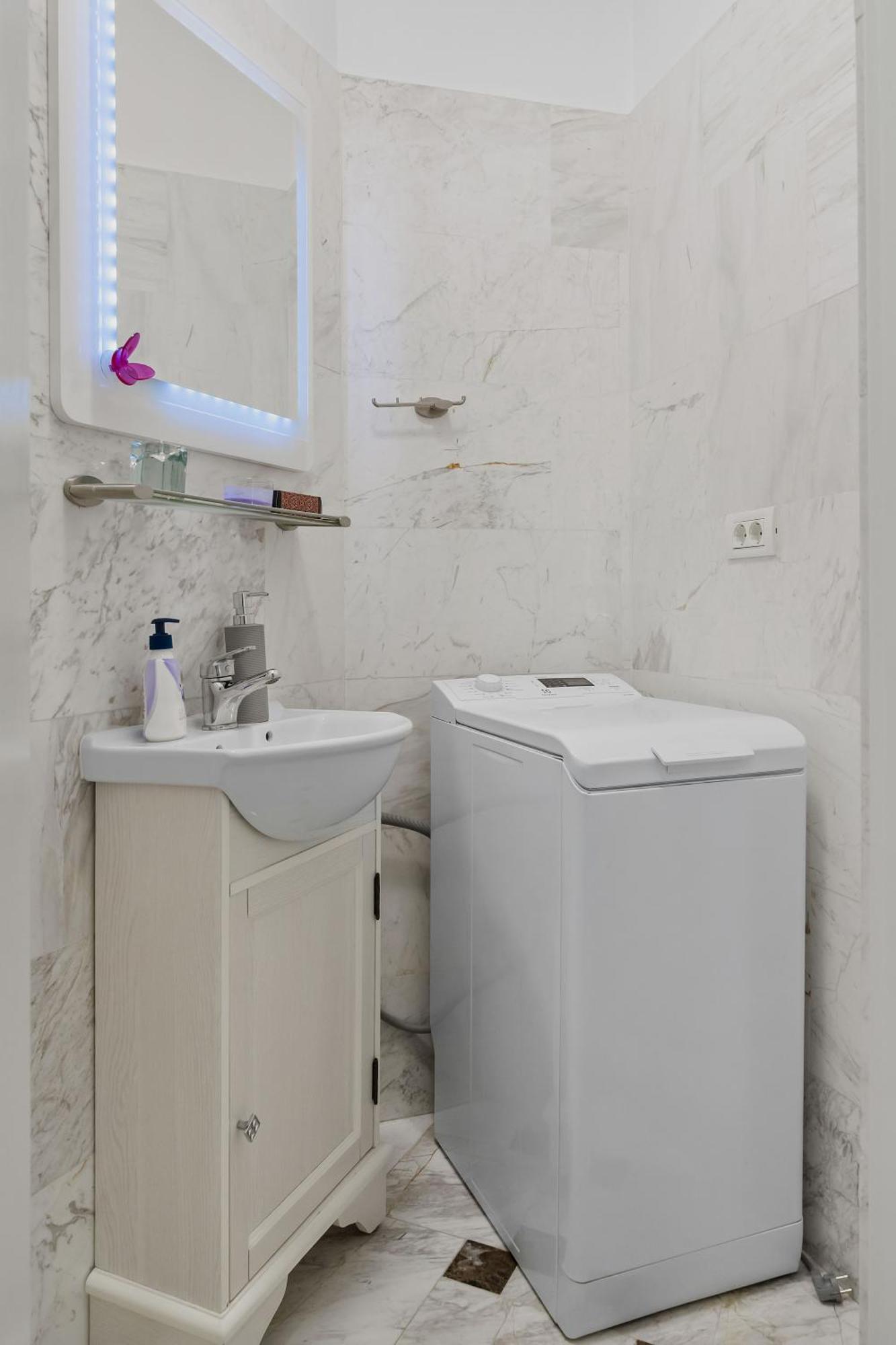 Sweet Luxury Three Rooms Apartment City Center Universitate Bükreş Dış mekan fotoğraf