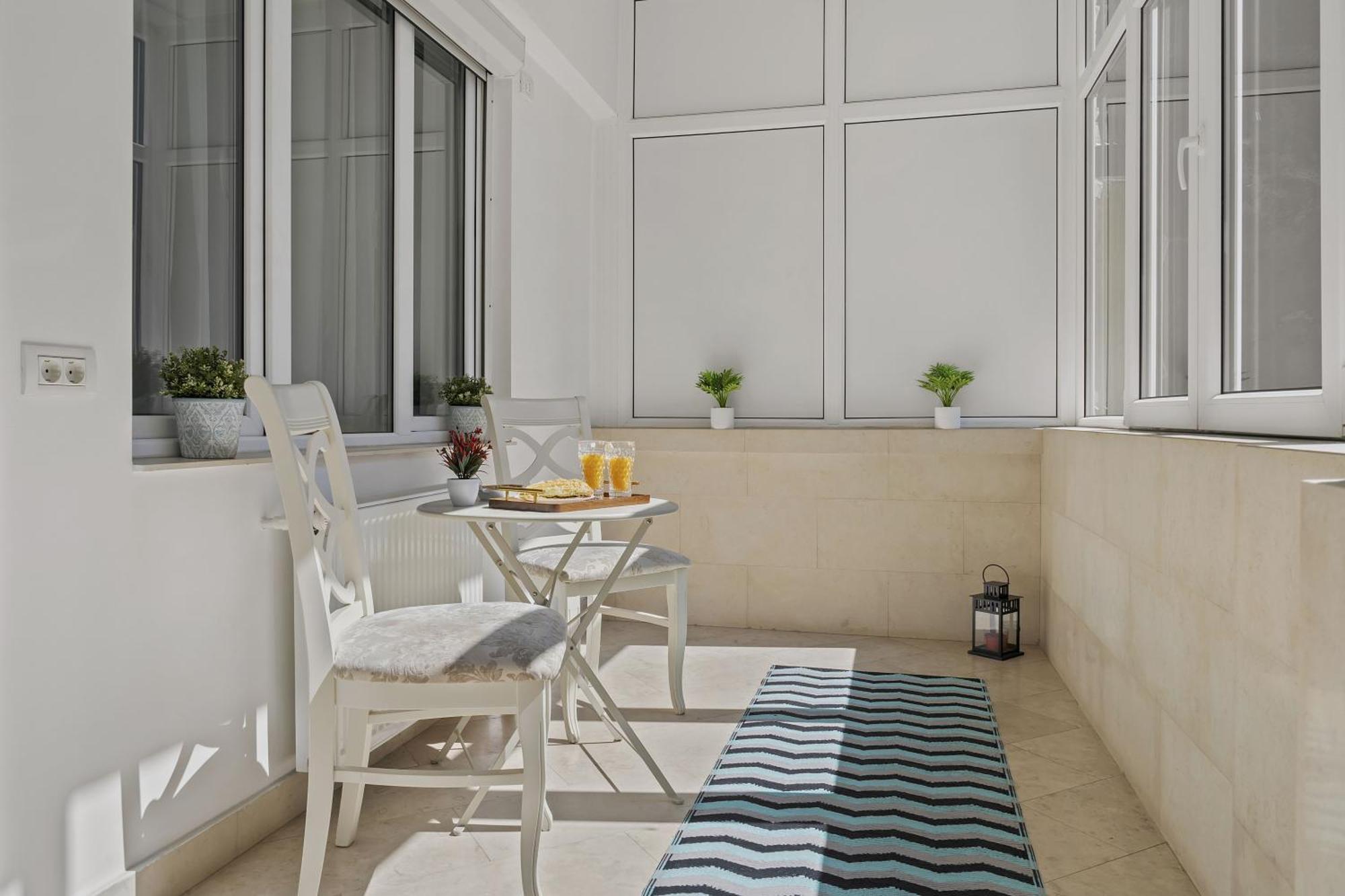 Sweet Luxury Three Rooms Apartment City Center Universitate Bükreş Dış mekan fotoğraf